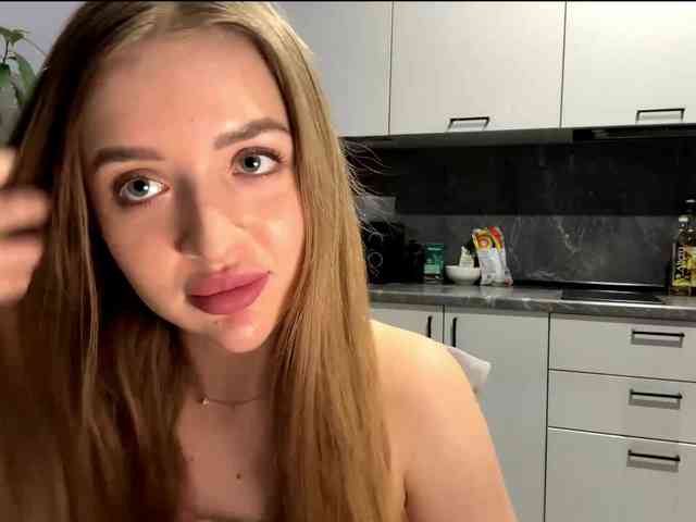 KarineRaethke webcam