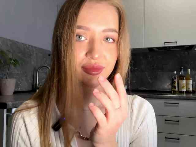 KarineRaethke webcam