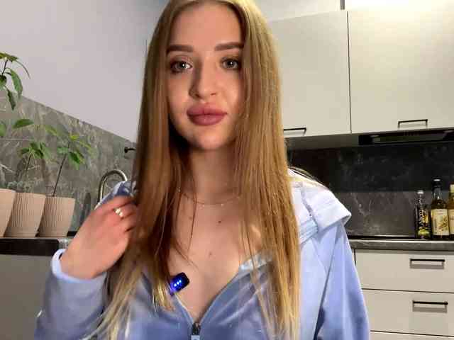 KarineRaethke webcam