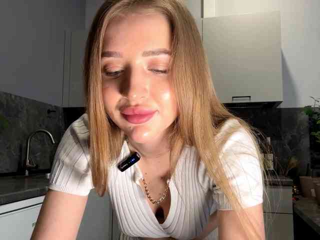 KarineRaethke webcam