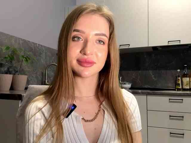 KarineRaethke webcam