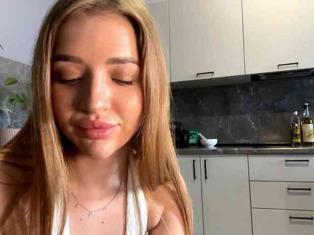 KarineRaethke webcam