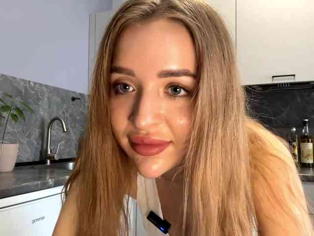 KarineRaethke webcam