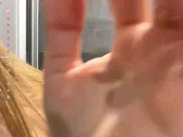 KarineRaethke webcam