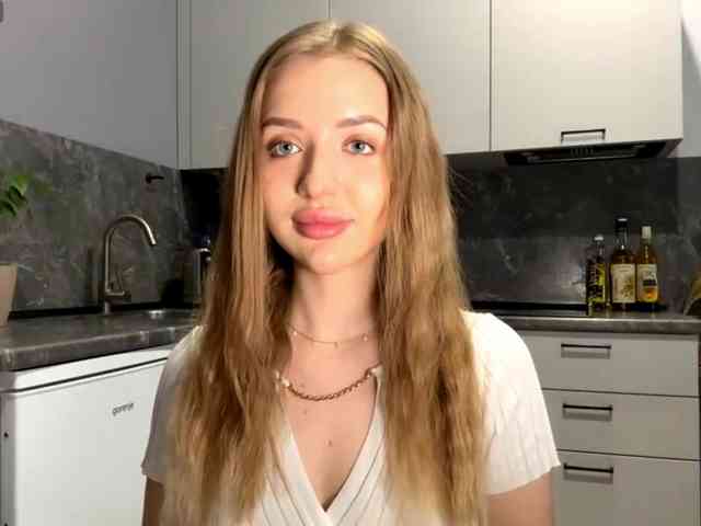 KarineRaethke Live Webcam on BongaCams