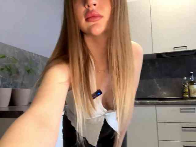 KarineRaethke webcam