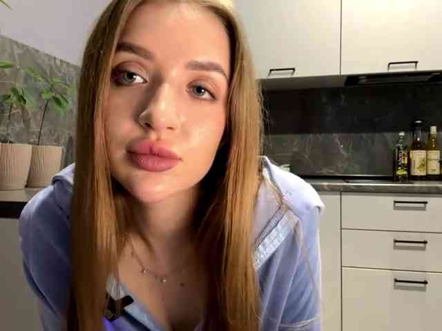 KarineRaethke webcam