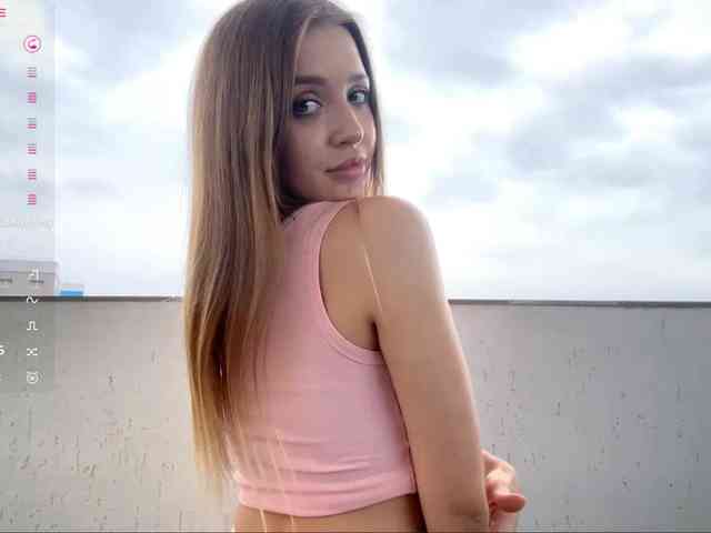 KarineRaethke webcam