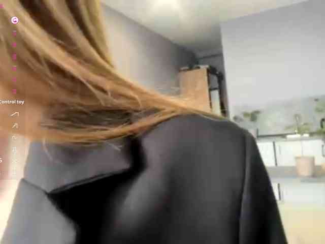 KarineRaethke webcam