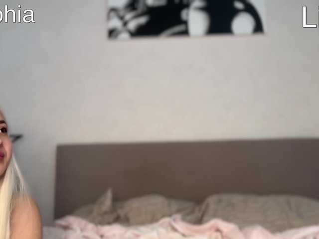 VelvetTwins's BongaCams show and profile