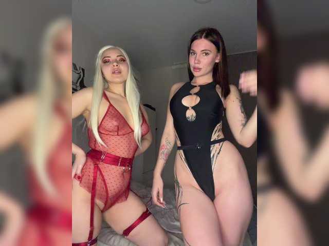 VelvetTwins's BongaCams show and profile