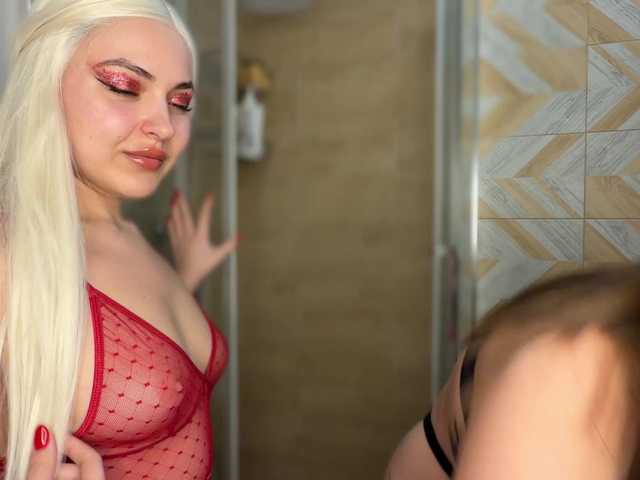 VelvetTwins cam profile