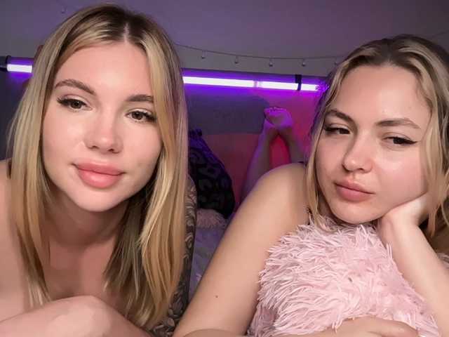 go to chat with VelvetTwins