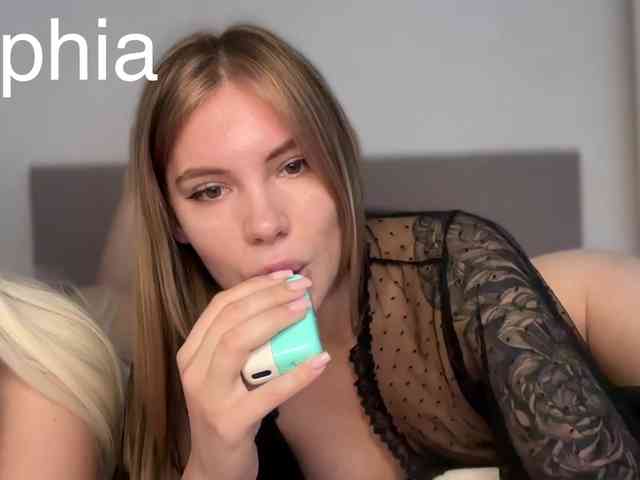 VelvetTwins Live Webcam on BongaCams