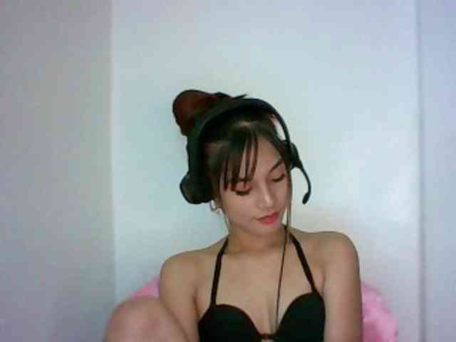 SlowBurnBabe69 webcam