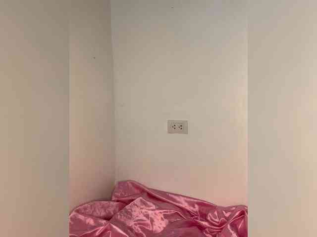 SlowBurnBabe69 webcam