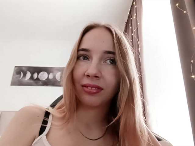 VioletteReeves Live Cam on BongaCams