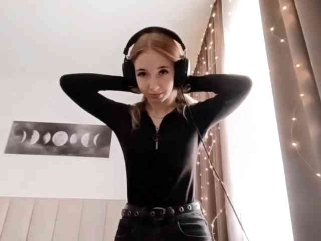 VioletteReeves webcam