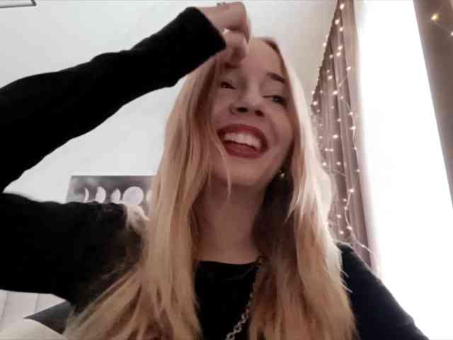 VioletteReeves webcam