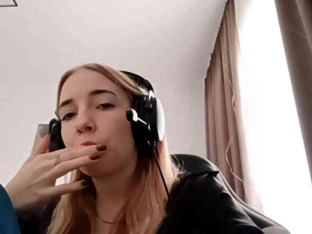 VioletteReeves Live Webcam on BongaCams