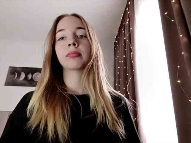 VioletteReeves webcam