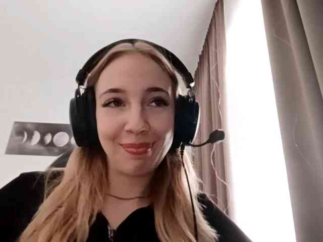 VioletteReeves webcam