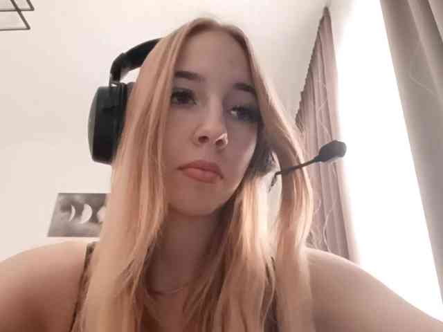 VioletteReeves webcam