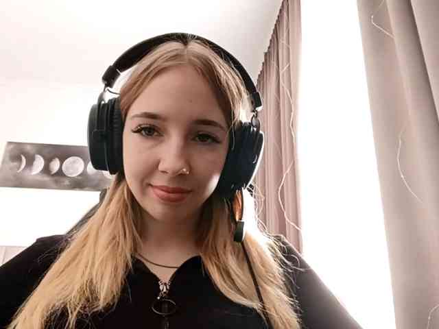 VioletteReeves webcam