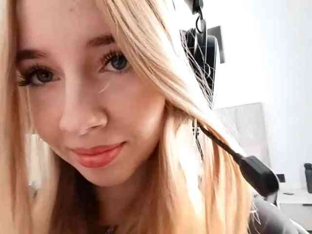 VioletteReeves webcam