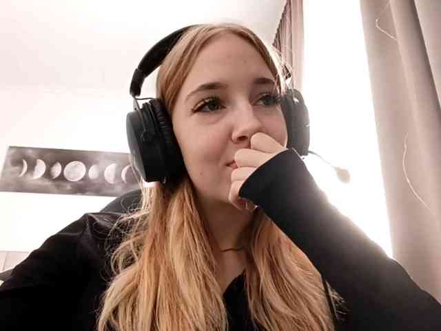 VioletteReeves webcam