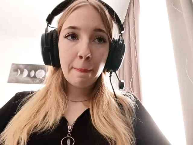 VioletteReeves webcam