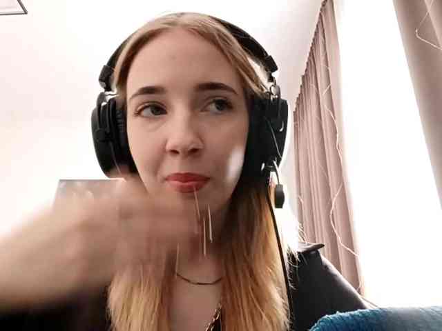 VioletteReeves webcam