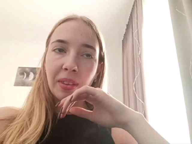 VioletteReeves webcam