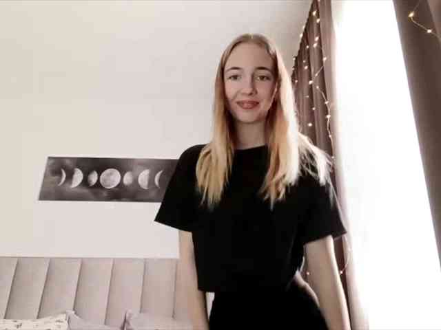 VioletteReeves webcam