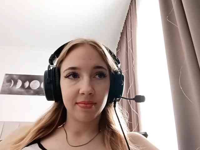 VioletteReeves webcam