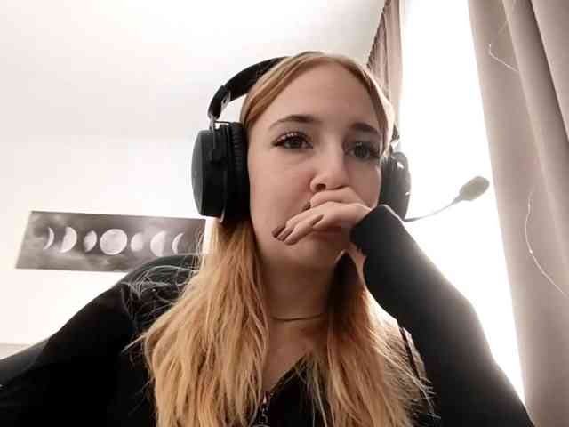 VioletteReeves webcam