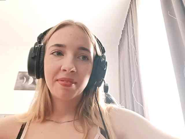 VioletteReeves webcam