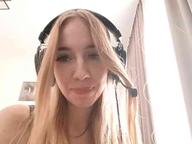 VioletteReeves webcam