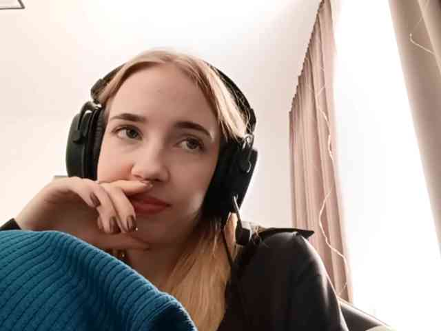 VioletteReeves webcam