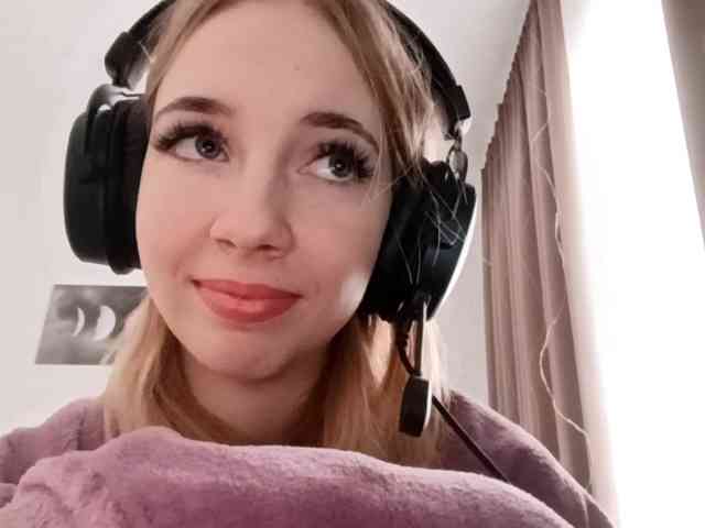 VioletteReeves webcam