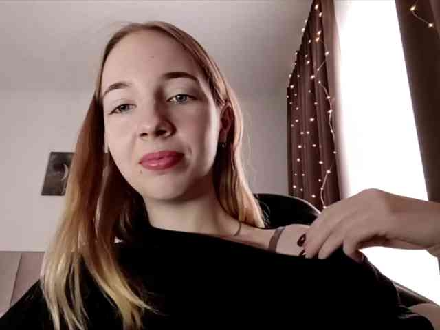 VioletteReeves webcam