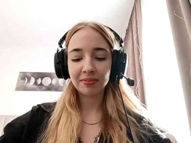 VioletteReeves webcam