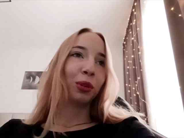 VioletteReeves webcam