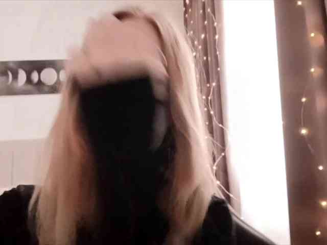 VioletteReeves webcam