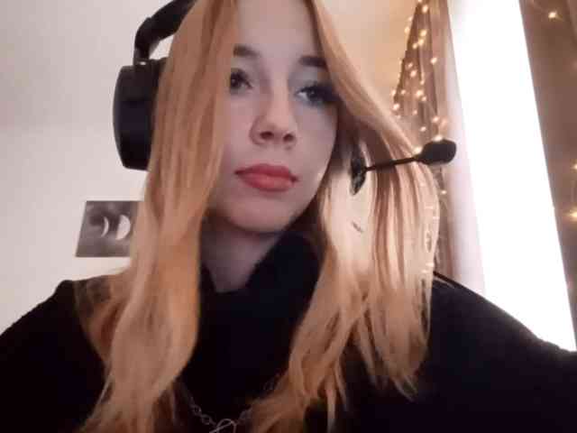 VioletteReeves webcam