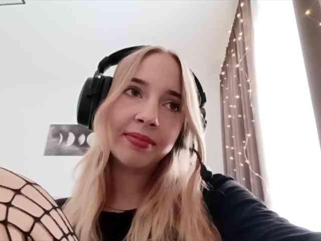 VioletteReeves webcam