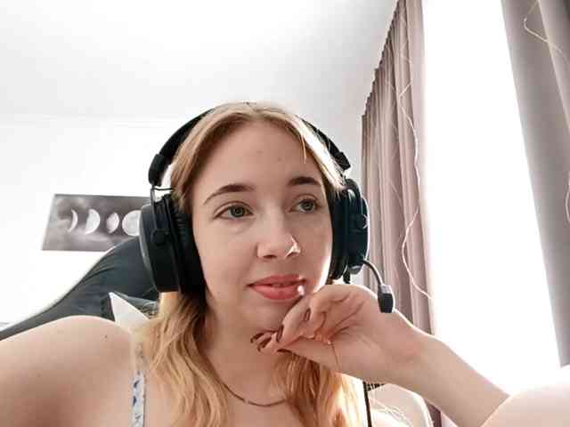 VioletteReeves Live Webcam on BongaCams