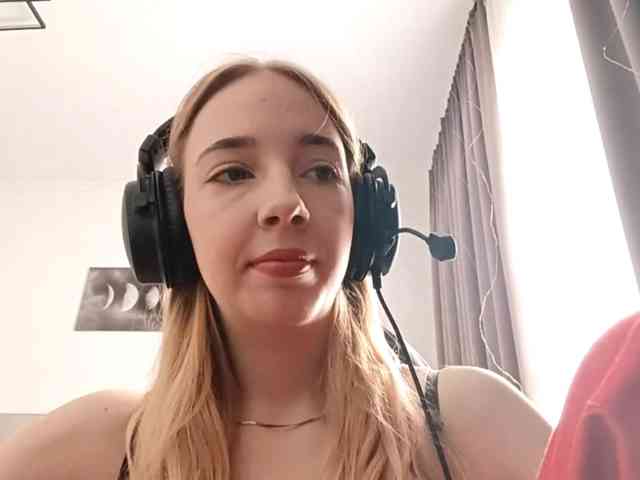 VioletteReeves webcam