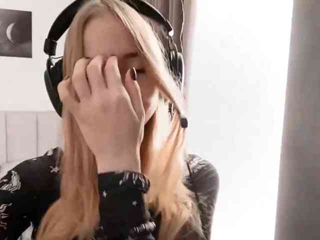 VioletteReeves webcam