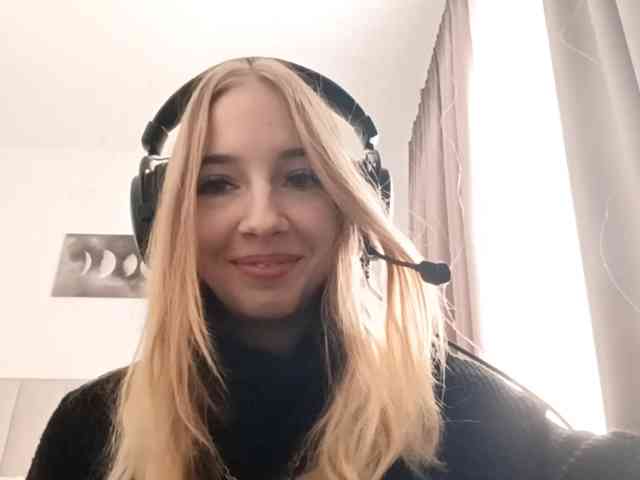 VioletteReeves webcam